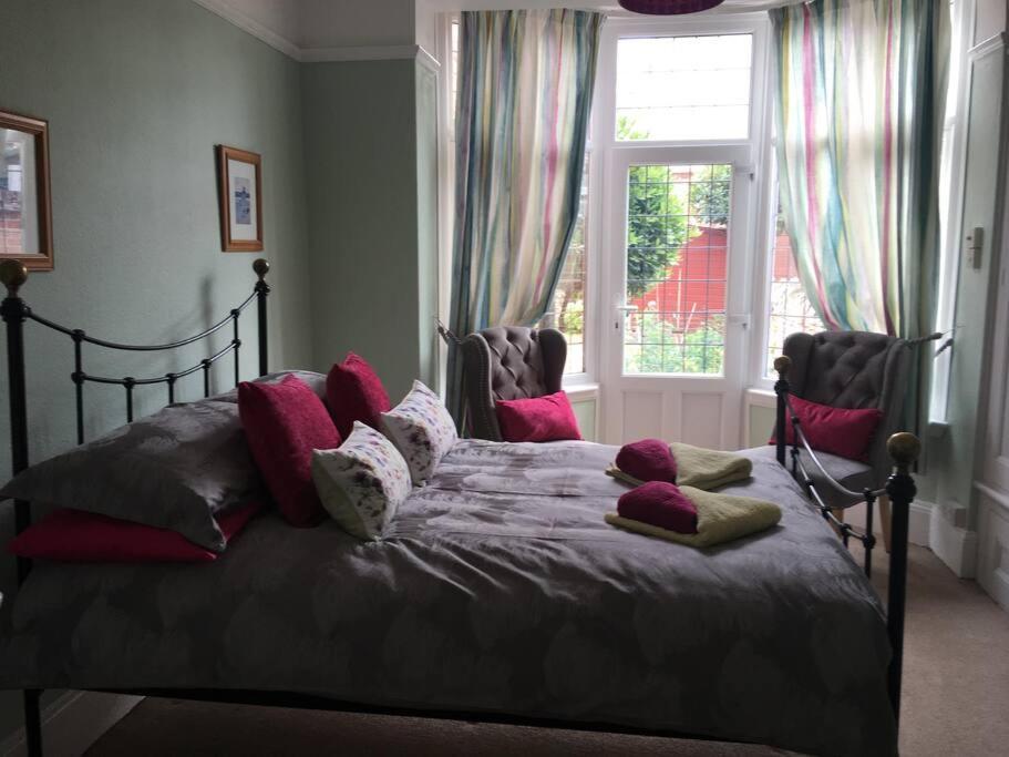 Brook Lodge Garden Flat Суонидж Экстерьер фото